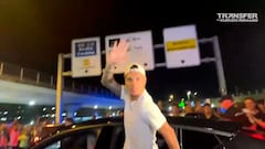 Locura total con Antony en Sevilla: el histórico recibimiento de la afición del Betis