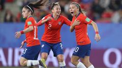 Chile deja su marca en Francia y anota el primer gol en una Copa