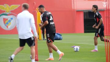 Trabajo y buen ambiente se percibe en el campus de entrenamiento del Benfica.