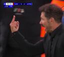 El 3-2 que será siempre recordado por Simeone fuera de sí yendo a por un fan tras una peineta