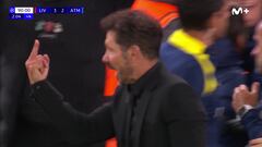 El 3-2 que será siempre recordado por Simeone fuera de sí yendo a por un fan tras una peineta