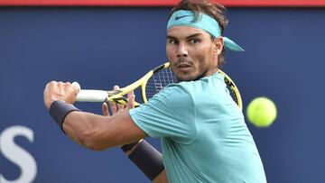 Rafa Nadal devuelve una bola ante Daniil Medvedev durante la final de la Rogers Cup, Masters 1.000 de Canad&aacute;, en el IGA Stadium de Montreal, Quebec, Canada.