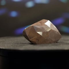 Venden por 4,1 millones de dólares 'El Enigma', un diamante negro "extremadamente raro"