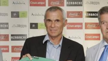 Héctor Cúper: "Quiero dotar al Betis de una mentalidad ganadora"