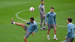 Golpe en la mesa de Simeone, que revoluciona el once