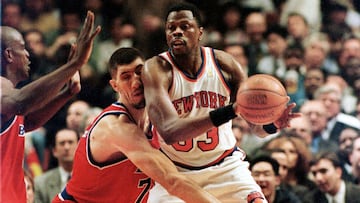 Otro legado emborronado por Michael Jordan. Los Knicks de Patrick Ewing se enfrentaron cinco veces en playoffs con los Bulls del ‘23’… Y cinco veces perdieron. Con la retirada momentánea del escolta por fin llegaron a las Finales en 1994, pero allí Ewing se encontró de frente a Hakeem Olajuwon. Y aunque el de los Knicks es uno de los mejores pívots de siempre, el de los Rockets es casi el mejor (hay competencia: Kareem, Chamberlain, Russell, Shaquille…). Y eso se notó. Entre Olajuwon y Karl Malone le dejaron sin trofeos individuales, a pesar de ser 11 veces all star y acabar 7 veces en los mejores quintetos y 3 en los defensivos.