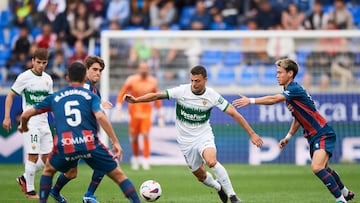 Jornada 12 de LaLiga Hypermotion, partido entre Huesca y Elche.