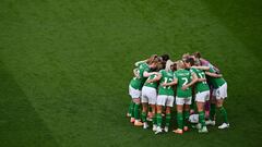 Las futbolistas de Irlanda, en una conjura.
