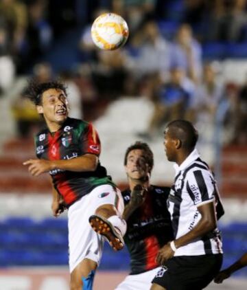 Palestino se encontró con un rival que le planteo un juego parecido al que practican ellos.