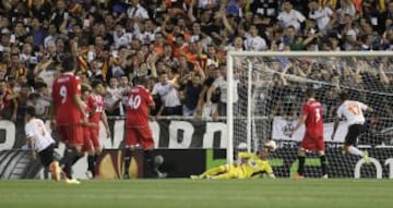 2-0. Jonas marca el segundo gol.