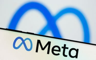 El escándalo de Meta y sus chatbots que podría colocar a la compañía estadounidense en serios problemas