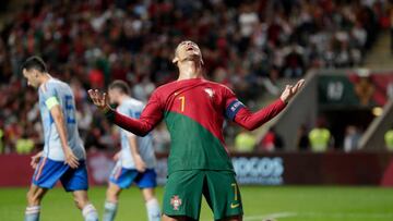 BRAGA, PORTUGAL - SEPTEMBER 27: Cristiano Ronaldo of Portugal disappointed  during the  UEFA Nations league match between Portugal  v Spain  at the Estadio Municipal de Braga on September 27, 2022 in Braga Portugal (Photo by David S. Bustamante/Soccrates/Getty Images)