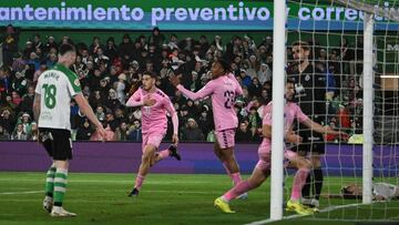 Gol de Unai Ropero, del Eldense, al Racing.