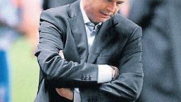 <b>DURA SEMANA. </b>Joaquín Caparrós ha vivido esta última semana sus peores momentos en el Depor.