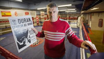 Pepe Dur&aacute;n posa con la portada de As que lo certificaba como campe&oacute;n del mundo del superwelter. 