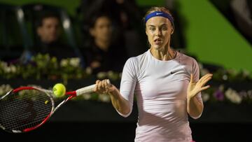 Anna Karolina Schmiedlova durante un partido del Abierto de Zapopan