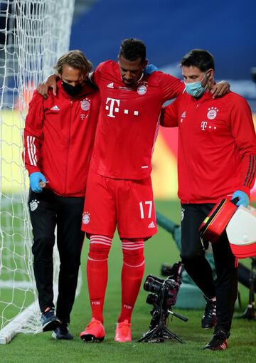 Jerome Boateng se retiró lesionado.