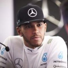Hamilton se queja de la actual F1: "MotoGP es emocionante"