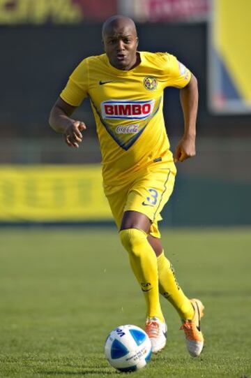 Mosquera, fue pieza clave en la defensa del América en el Clausura 2013 y en el partido de la Final frente a Cruz Azul, en donde anotó al minuto 89' el empate, que posteriormente culminaría con el onceavo título para la Águilas.