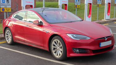 Tesla reclama 16.000 coches por un problema con el cinturón de seguridad