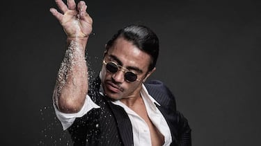 Cuánto cuesta comer en el restaurante de Salt Bae, el cocinero turco al que persigue la polémica