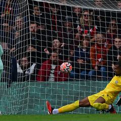 Robert Sánchez frena a Iraola