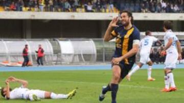 El Verona destroza al Catania con doblete de Luca Toni