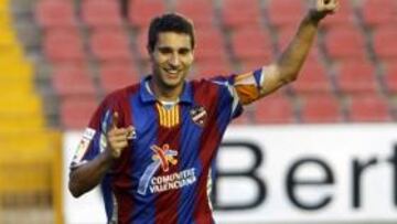 <b>REFERENTE. </b>Álex Geijo fue un puntal en la campaña 2008-09.