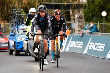 Romain Bardet y Damiano Caruso.