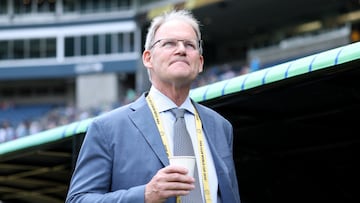 Brian Schmetzer, entrenador de Seattle Sounders, que cayó 1-3 frente al Atlético de Madrid en el Mundial de Clubes 2025.