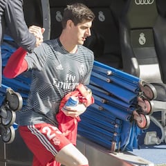 Courtois vuelve del parón rodeado de polémica