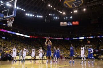Blake Griffin está barriendo a David Lee en la lucha de power forwards. A partir de él, los Clippers dominan la serie.