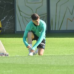 Lezama: Prados se ejercita en solitario en el exterior