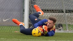 Marc-André Ter Stegen, en un entrenamiento con el Barça.