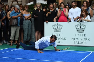 Rafa Nadal se resbaló durante el "partidillo" de bádminton con Venus Williams.