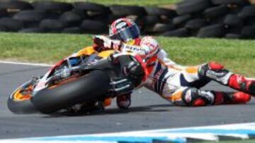 RIESGO. Márquez ha rodado por el asfalto en quince ocasiones, pero aún así llega líder a Valencia.