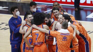 08/04/21 EUROLIGA EUROLEAGUE JORNADA 34 VALENCIA BASKET SYSTEMS BASKONIA CELEBRACION GRUPO DUBLEJVIC PREPELIC TOBEY