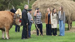 La Familia Real recorre las calles de Valdesoto, ‘Pueblo Ejemplar’ de Asturias 2025