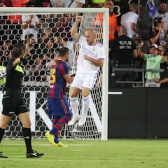 Munitis y De la Red le dan el triunfo al Real Madrid Leyendas