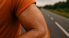 Jeevan Chechakunnil Abraham, sports medicine physician: “Our bodies rely on electrolytes to function properly”