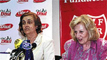 <b>DOS MUJERES EN EL CLUB</B>. Teresa Rivero y Carmen Lovelle.
