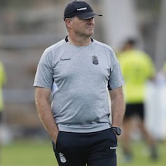 Pepe Mel, de dos a seis partidos de sanción