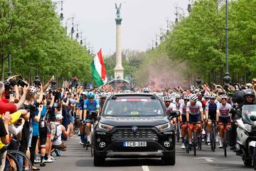 Las imágenes de la primera etapa del Giro de Italia 2022