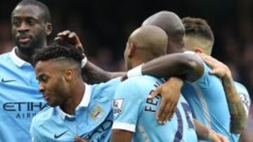 Sterling brilló con una tripleta para el City de Pellegrini.