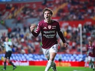 Agustin Palavecino celebrates goal 1-0 of Necaxa during the 15th round match between Necaxa and Santos as part of the Liga BBVA MX, Torneo Apertura 2025 at Victoria Stadium, on October 31, 2025 in Aguascalientes, Mexico.