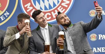 Thomas Mueller, Robert Lewandowski y Arturo Vidal.