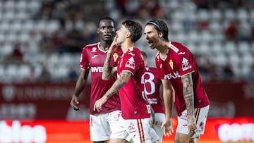 Palmberg celebra el tanto del empate ante el Sevilla Atlético.