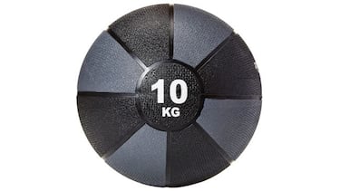 Este balón medicinal ayuda a aumentar la fuerza y a mejorar el equilibrio y la coordinación