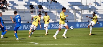 Pocas veces exigido. No corrió riesgos, quizá recordando su error contra Senegal, y se mostró seguro en los duelos uno contra uno. Correcta presentación a pesar del gol de Eslovaquia en el final.