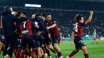 Los jugadores del Levante celebran un gol.